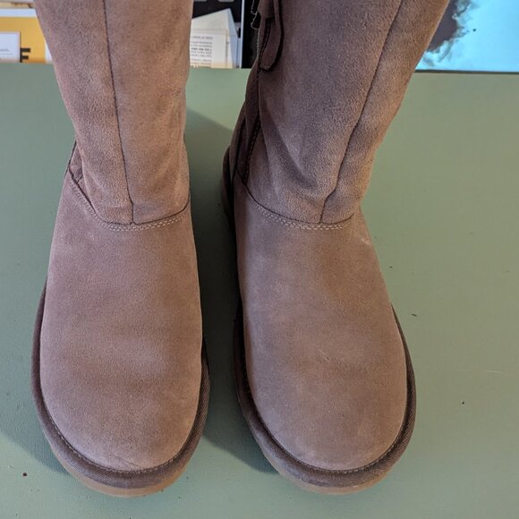 Size 6 Bailey Bow Ugg Boot - Picture 1 of 3